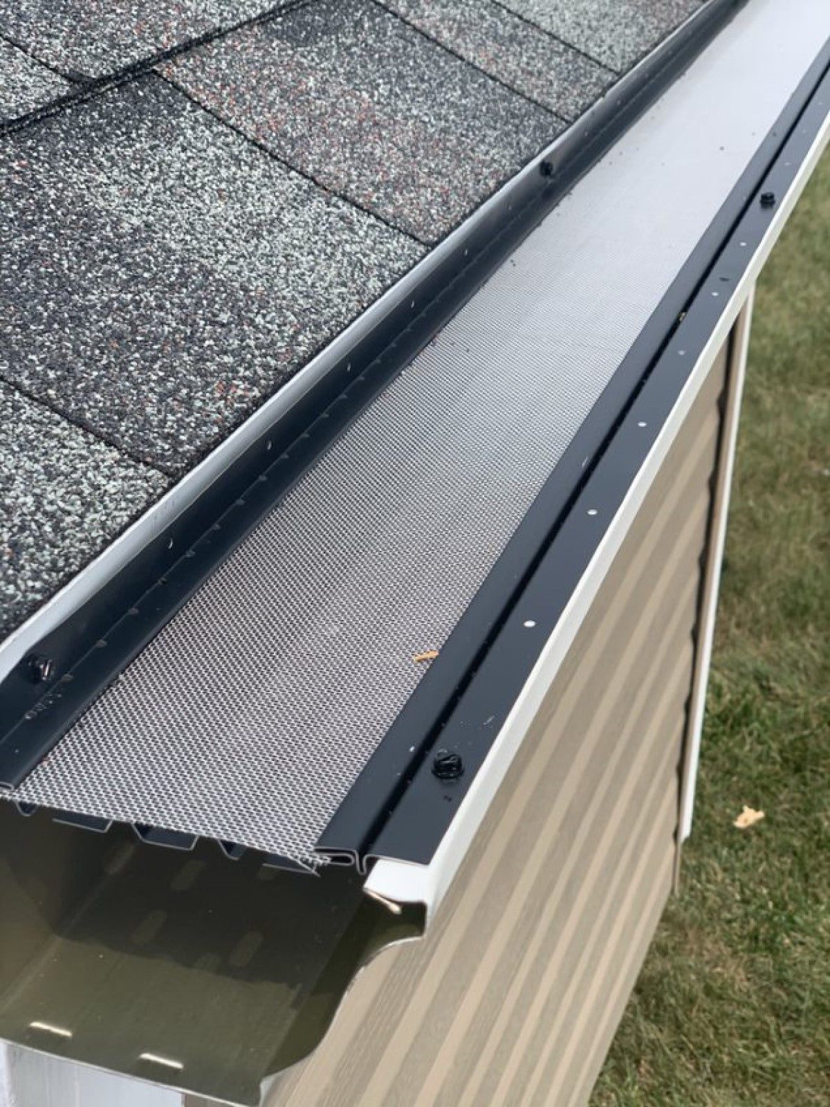 Hydro Flo Gutter Guard 100 FT Case Black Powder Coat Finish